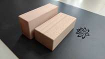 Accessories selected Ayyangge yoga wood brick yoga solid wood brick yoga No paint wood brick can be carved