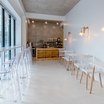White self-leveling floor paint cement ground paint epoxy resin micro-cement indoor home art film and television paint