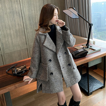 Maternity coat autumn 2022 new fat MM fashion retro loose belly cover Korean suit temperament woolen coat