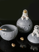 Light and luxurious living room with cover-ins Nordic Wind Astronauts Ashtrays Creativity Personality Trends Smoke-Proof Ash-Proof Fly