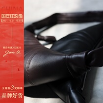 Joker is effortless to adapt to all coats in autumn and winter. Imported sheepskin horns can be made of leather dumplings.