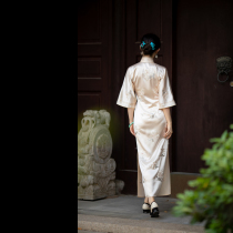 Dream Qing branches in 2022 new winter style embroidery retro-ancient Republic wind and overwhelming sleeves with all the flaggown