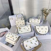 Shanghai Guangdong warehouse 2021 outlets outlets Daisy series organ music pet bag