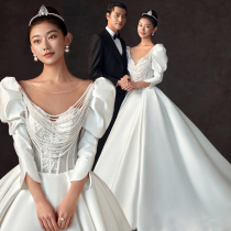 New photo studio theme clothing wedding photography couple photo retro photo tailing satin bubble long sleeve dress