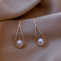 Hong Kong (designer) RVY 2021 new earrings womens wild atmosphere pearl stud earrings light luxury earrings trend