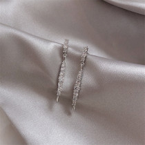 Hong Kong (designer) RVY 2021 new earrings female senior sense temperament earrings atmospheric pure white fungus jewelry