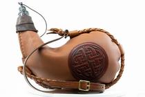 Bota 美国 American hand-made vintage Celtic water bag Brown leather wine bag Shoulder strap embossed leather bag