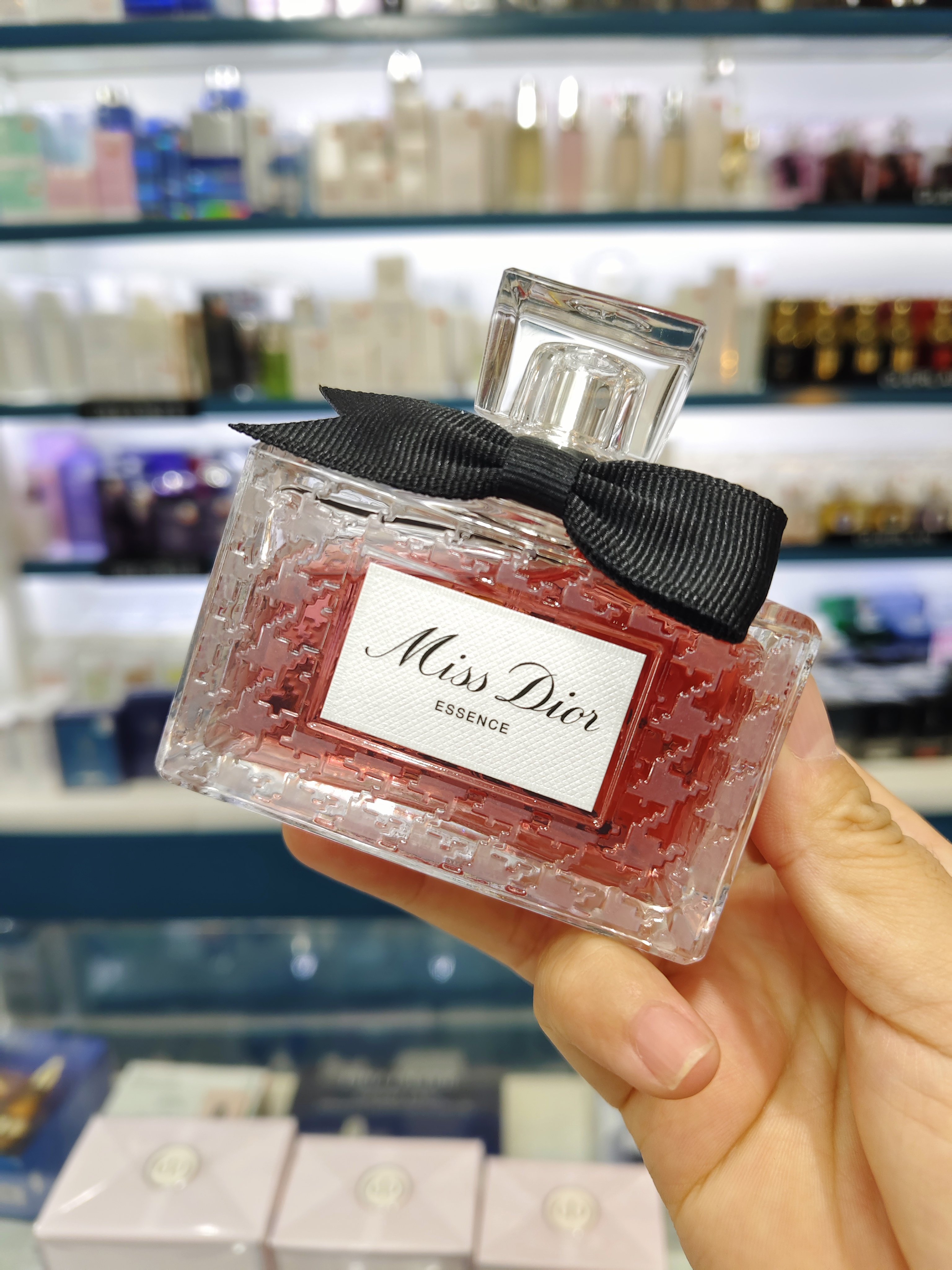 新版Miss Dior迪奥小姐Essence 馥郁香精版怎么用才不显俗？保姆级氛围