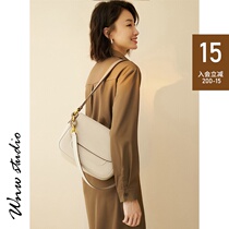 Senior sense of the bag womens summer armpit niche womens bag 2021 new wild tide texture shoulder crossbody saddle bag