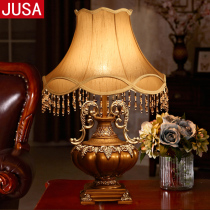 Fat type large living room European table lamp Villa Hall hotel retro atmosphere creative luxury resin table lamp