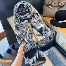 Japanese ZGP Zhao Liying with cashmere scarf female winter warm long tassel shawl bib dual use