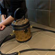 Hong Kong womens bag bag 2021 New Fashion handbag Super fire cylinder bag shoulder cross body bucket bag tide