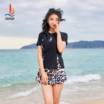 Sanqi 2021 new swimsuit female Korean INS wind two-piece conservative split beach sports style swimsuit