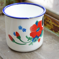 After the liberation the Cultural Revolution harvest brand childrens tea cup water tank printing enamel cup nostalgic retro old object Dou Jingtong