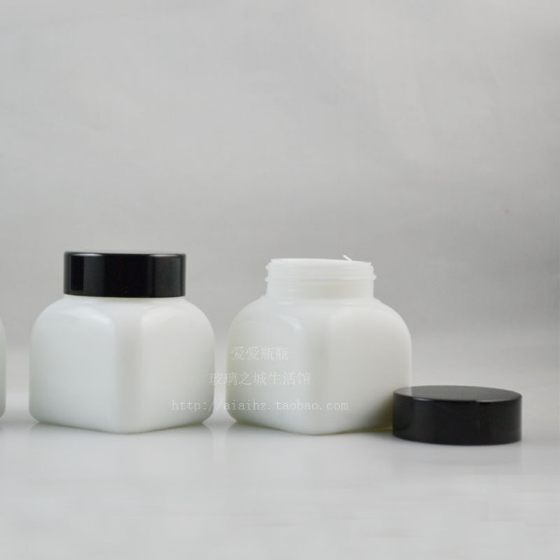 Ultra-obstructive 50G white jade glass glass bottle square bottle distribution aluminum black cap sub-bottle cream can makeup bottle