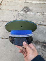Military fans collect retired 87-style air sergeant big brimmed hat film and television props and other gifts to commemorate and send comrades-in-arms