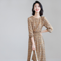 Floral dress Summer 2021 new French V-neck elastic waist temperament long skirt light retro printing bellflower skirt female