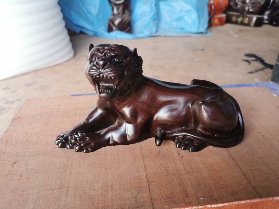 Ebony wood lying tiger zodiac tiger crafts wood carving pieces redwood town house living room gifts