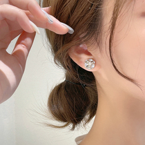Ottles pick up missing light extravagant small crowdless Earrings Magnetic earrings Femininity Ear Decorated with delicate minimalist ear clip