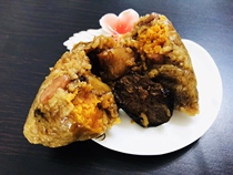 Taiwan rice dumplings handmade meat dumplings peanut shiitake mushroom egg yolk meat dumplings vacuum bag 200g * 5