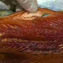 Russian-style smoked salmon whole smoked fish about 2 4 catties open bag ready-to-eat dried fish cooked snack food