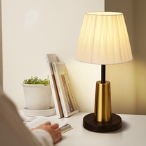 Nordic small table lamp American luxury atmospheric household desk modern simple and warm romantic ins bedroom bedside lamp