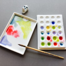 New picture book professional grade bone china 24 color nest with lid adjustable color watercolor palette ceramic palette