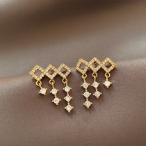 A M Missari micro-set sparkling diamond tassel stud earrings womens 2021 new fashion earrings high sense light luxury earrings