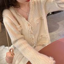 2022 Spring Dress New V Collar Sweater Jacket Small Aroma Ethos Knitted Cardiovert 100 Hitch Gentle Short blouses woman