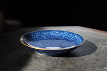 (Spot) Sprinkled blue glaze gold plate pot to give the snack plate Wang He works