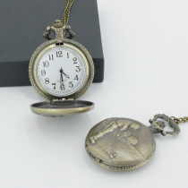 Golf retro pocket watch embossed flip quartz pocket watch antique mechanical watch men and women classic sports watch pocket watch
