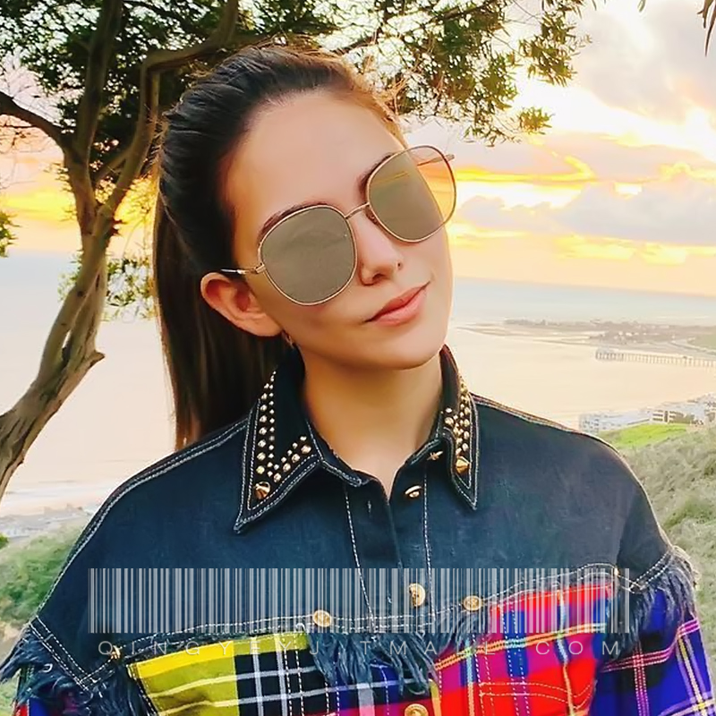 2021 New sunglasses female Korean version of the tide big face round face thin mens net red star with the same street shot sunglasses