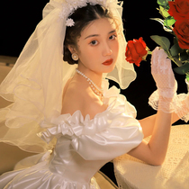 Vintage wedding dress Hong Kong Fengxian satin one-shoulder bubble sleeves White flower wedding studio theme welcome light dress French