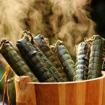 Suichang long zongzi farm traditional sweet rice dumplings handmade long fresh meat chestnut dumplings vacuum packaging 300g dried prunes