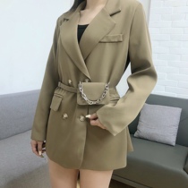 Rich woman self-leaving card with its black casual 100 lap suit jacket F0159