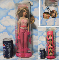 Barbie out-of-print old baby fashion model catwalk show box is broken