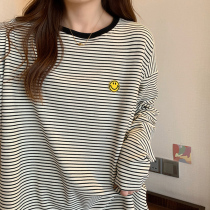 Spring loaded pregnant woman blouses pregnant woman with large code striated undershirt with small subcover not to be in the middle of a T-shirt woman