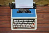 Vintage old-fashioned imported machinery English metal typewriter American UNDERWOOD315 can be used normally