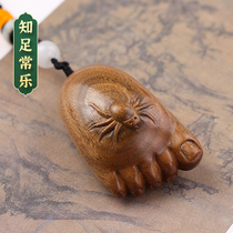 The wood green sandalwood handmade wood carving contentment man hand-held text play carry-on play Zen small ornaments