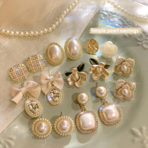 Advanced senses light and luxurious pearl earrings Female French style retro Baroque Temperament Ear Nail Female design Sensation Ear Accessories