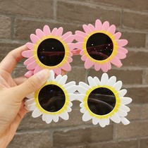 Childrens fashion modeling beach sunglasses Trendy boys and girls trend sunglasses Baby creative sun flower glasses