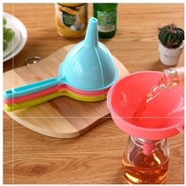 Split funnel large seasoning water leakage plastic household water leakage filling oil wine long neck wine oil car triangle