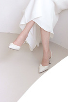 (LaMousse) MUUL official agent pearl pointed heel hanging belt wedding shoes