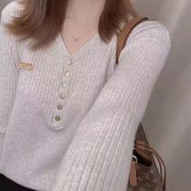 2021 New knitted V-neck base shirt female Korean fashion Joker slim slim solid color pullover long sleeve top