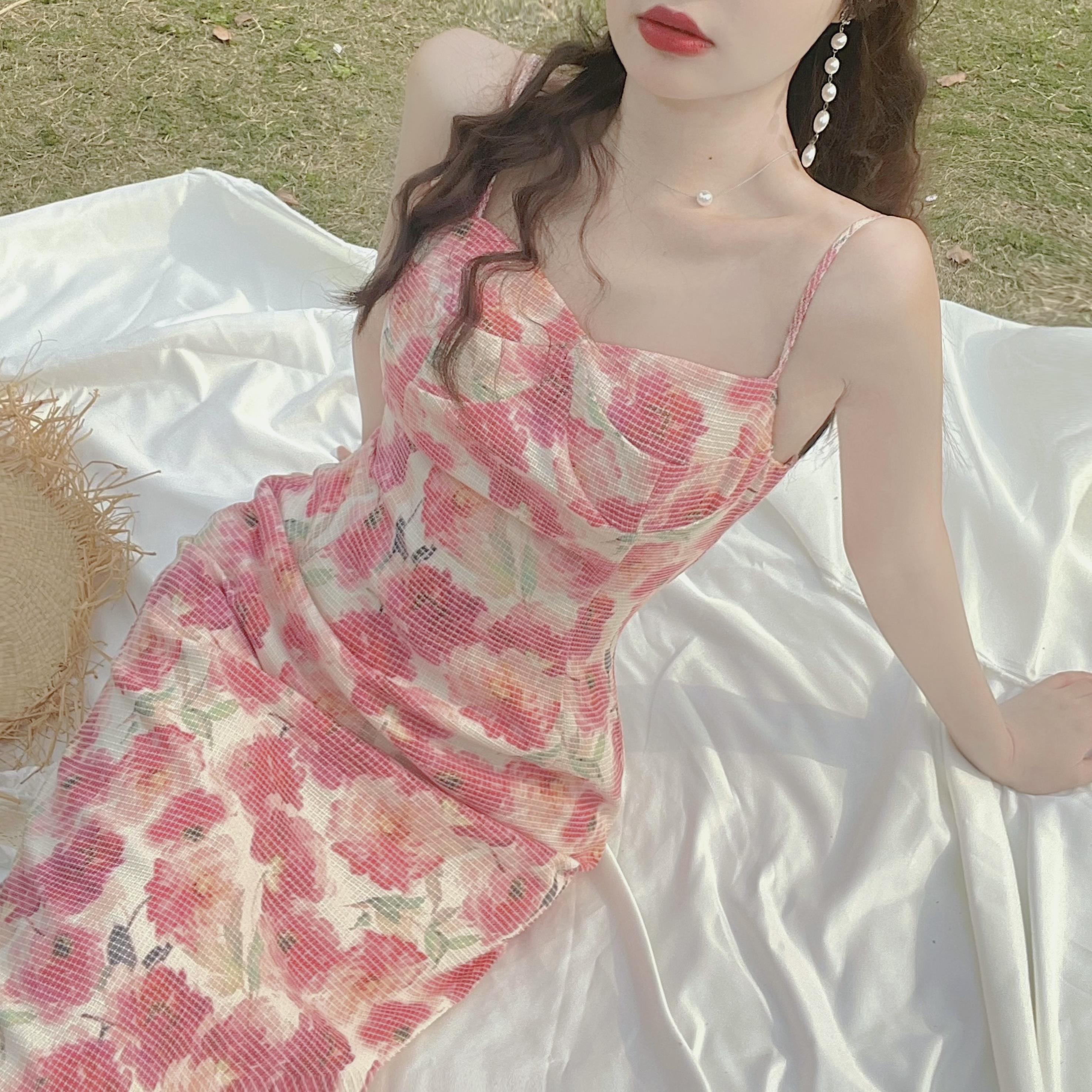 Suspender floral dress female summer 2021 new spring slim temperament small skirt royal sister light cooked wind French long dress