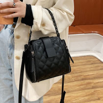 Shanghai warehouse Qingpu Ottles official net discount outlets Aulay Withdrawal Cabinet Clear Cabin Retro Texture Slanted Satchel