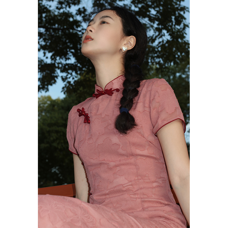 Xiang Nanfei FLY「Hua Xuyin」は毎日気質が向上し、エレガントな若い女の子の新しいチャイナドレスです