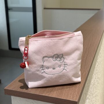 HelloKitty零钱包麂皮绒化妆包新款随身简约便携大容量刺绣收纳包