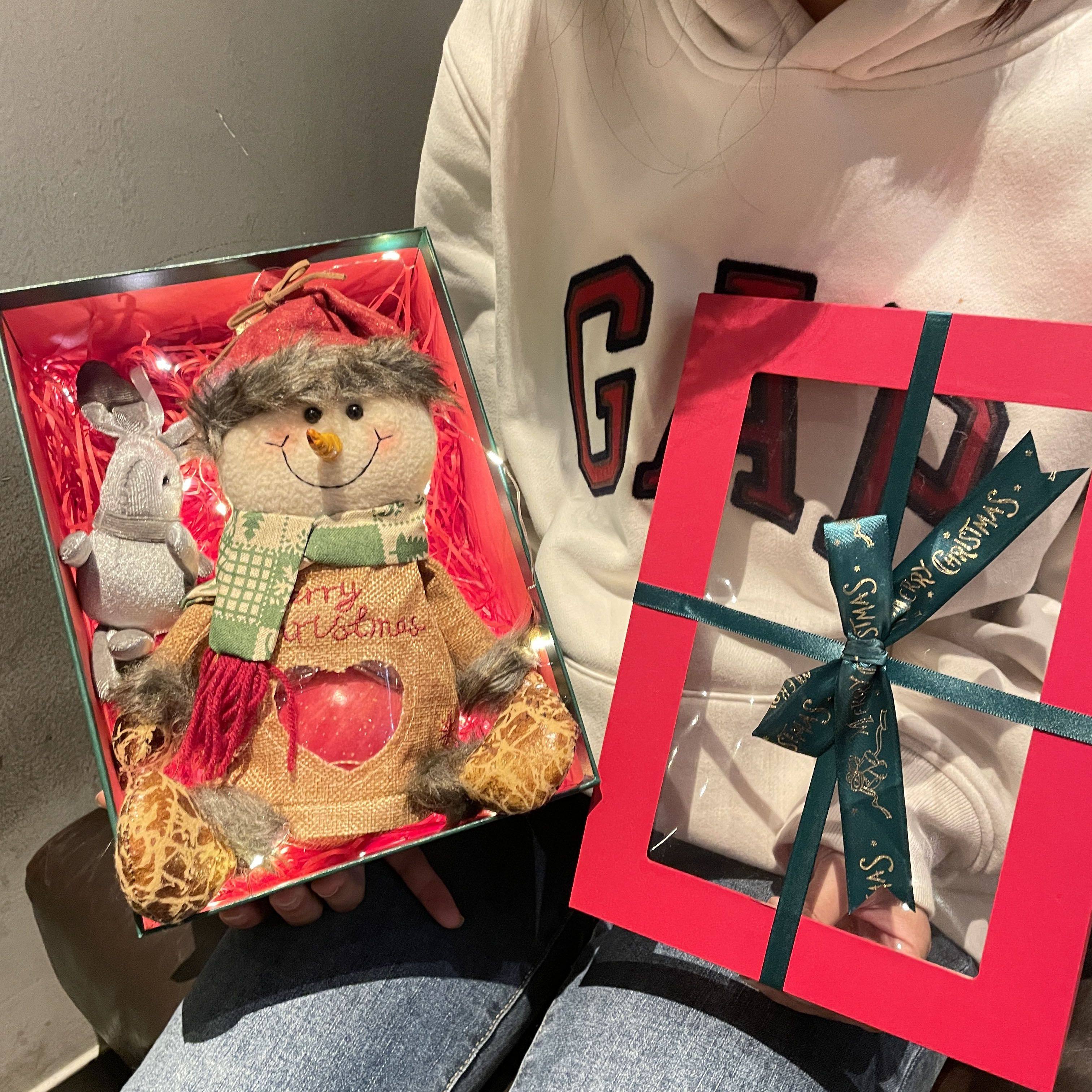 平安夜送什么？萌系公仔+苹果礼盒，配一句微信说说平安夜的句子刚刚好-平安夜-淘宝好物网, image size:3024x3024