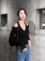 European V-neck strapless sexy 2020 new repair sexy body slim ins knitted cardigan spring and autumn coat top